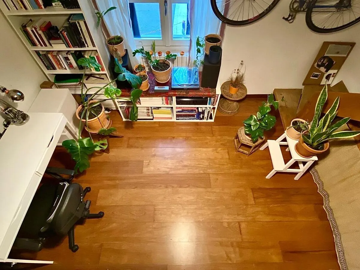 شقة Cozy Loft In The Heart Of ميلان 0*,